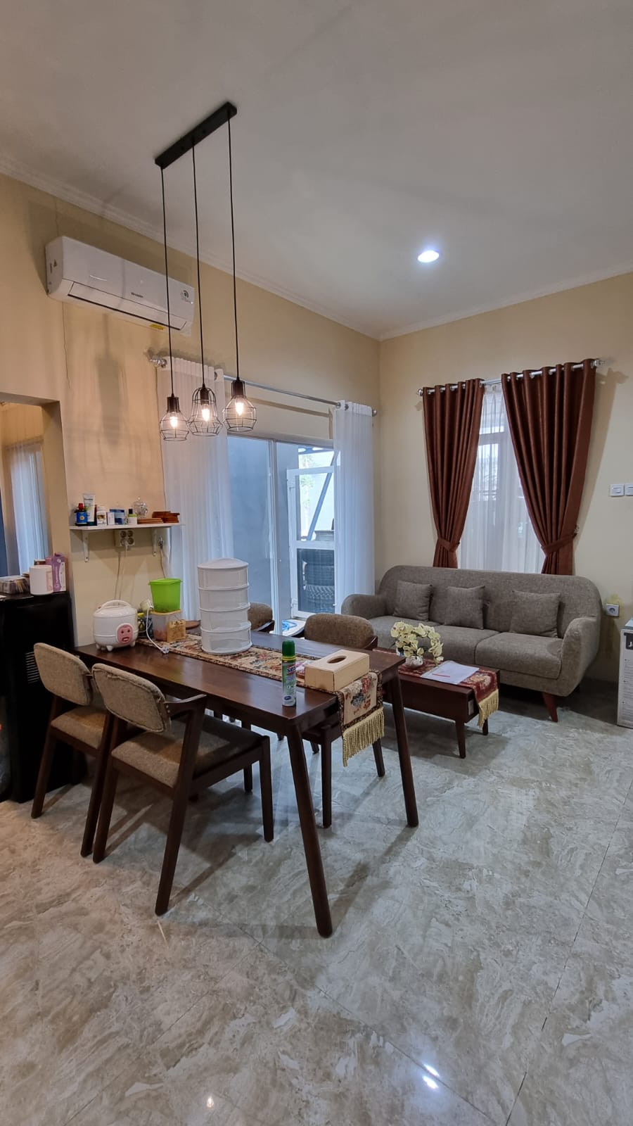 Jual Rumah Murah di Graha Raya Full Furnish